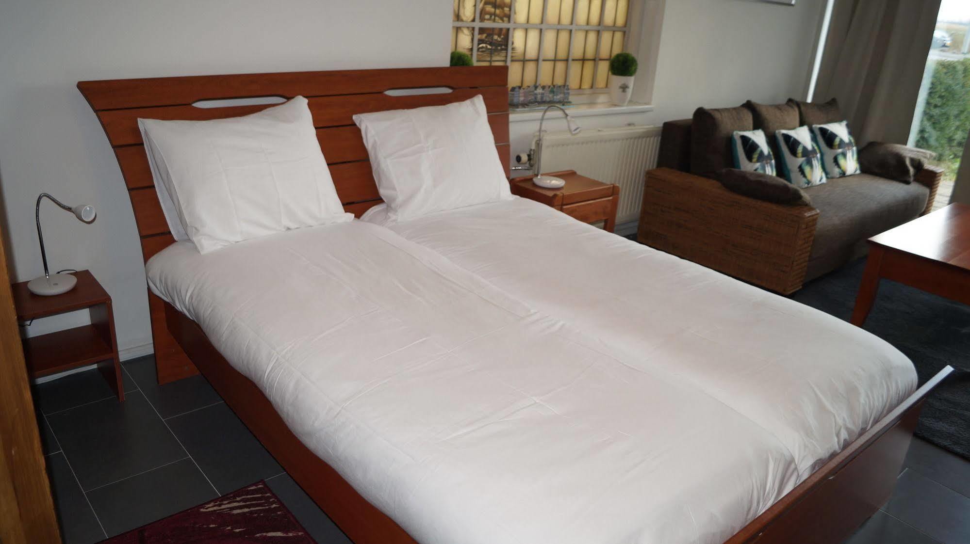 Budget Hotel De Witte Hoeck Amsterdam Wormerveer Exterior foto